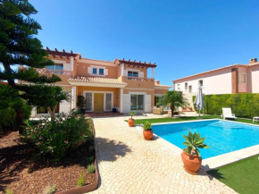 Casa Moreira Espacosa moradia V4 em Lagos
